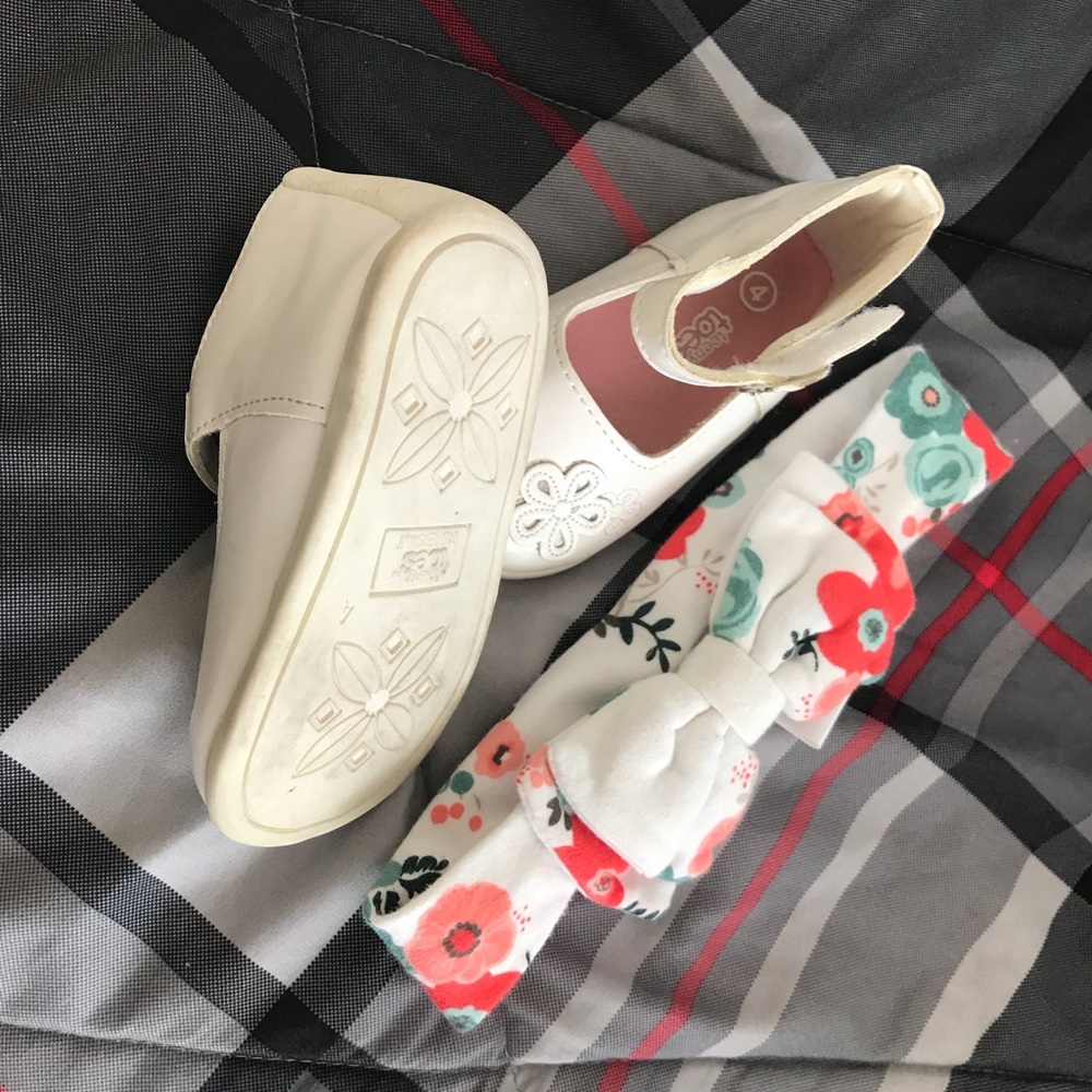 3/20 Tippy toes size 4 head band for baby girl!